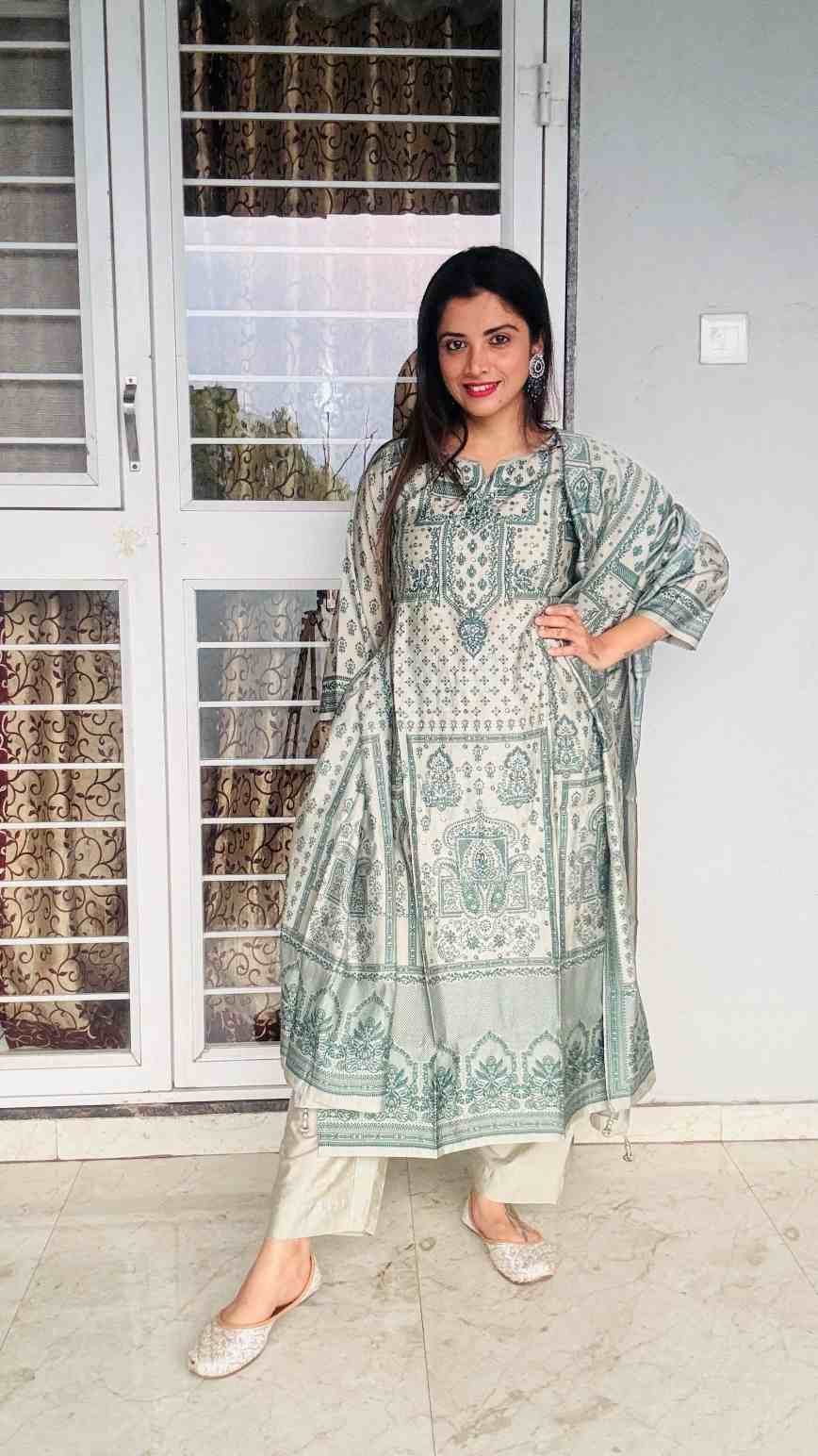 Salwar suit